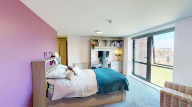 Platinum Studio room image 1