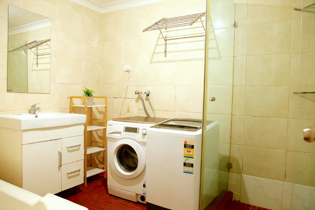 Room 3 (Non-Ensuite) BATHROOM
