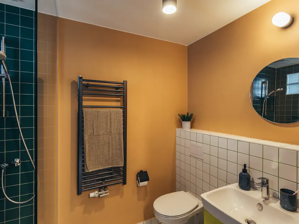 Modern Medium Studio BATHROOM 3