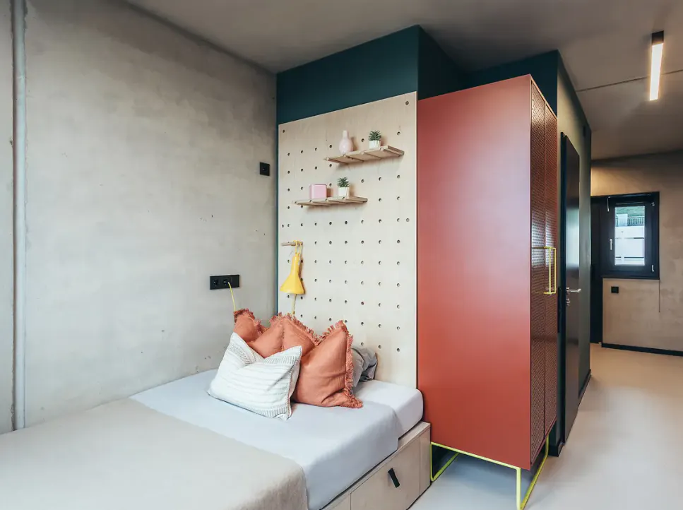 Modern Medium Studio ROOM 2