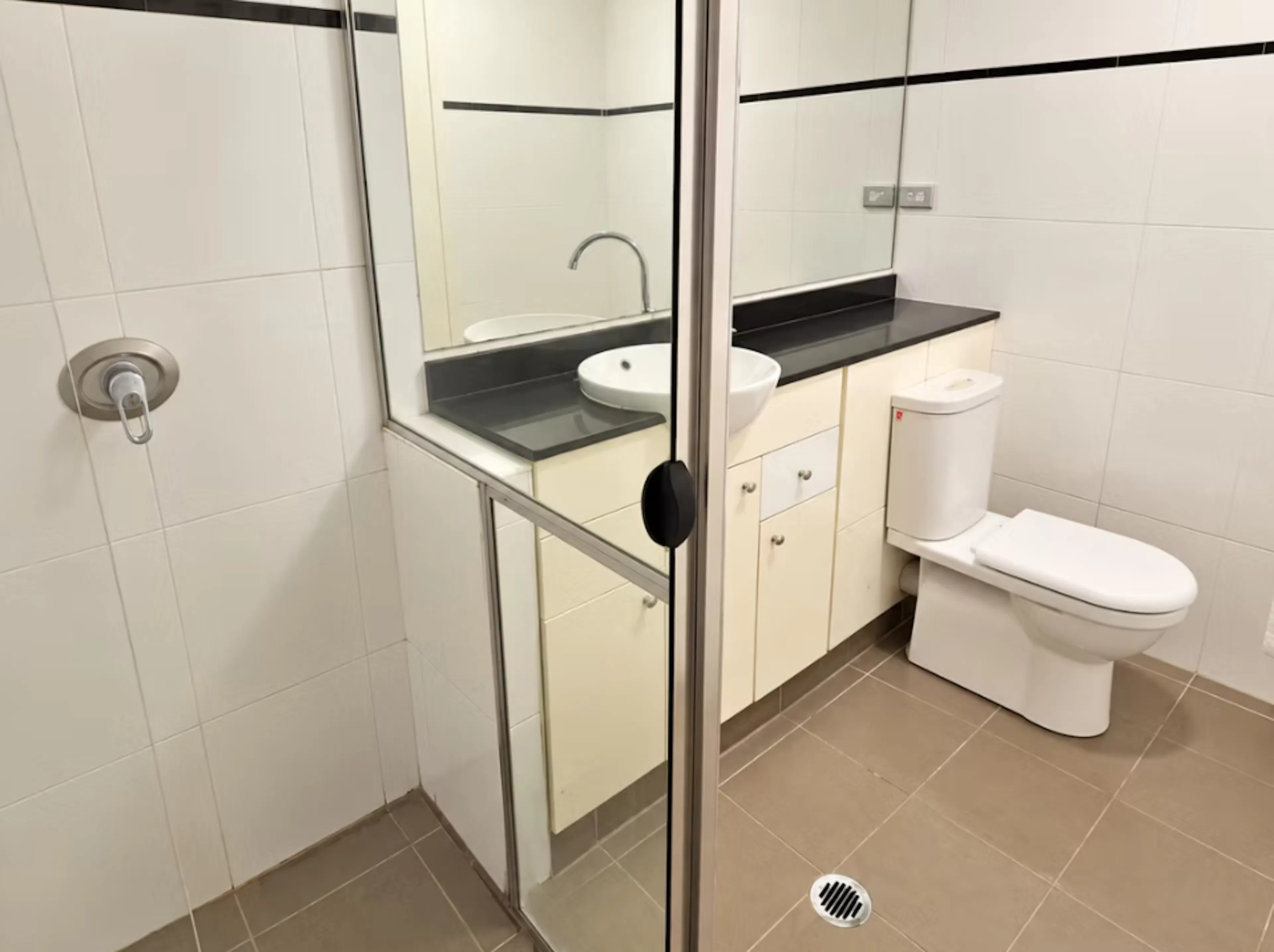 2 Bedroom, 2 Bathroom Apartment BATHROOM 4