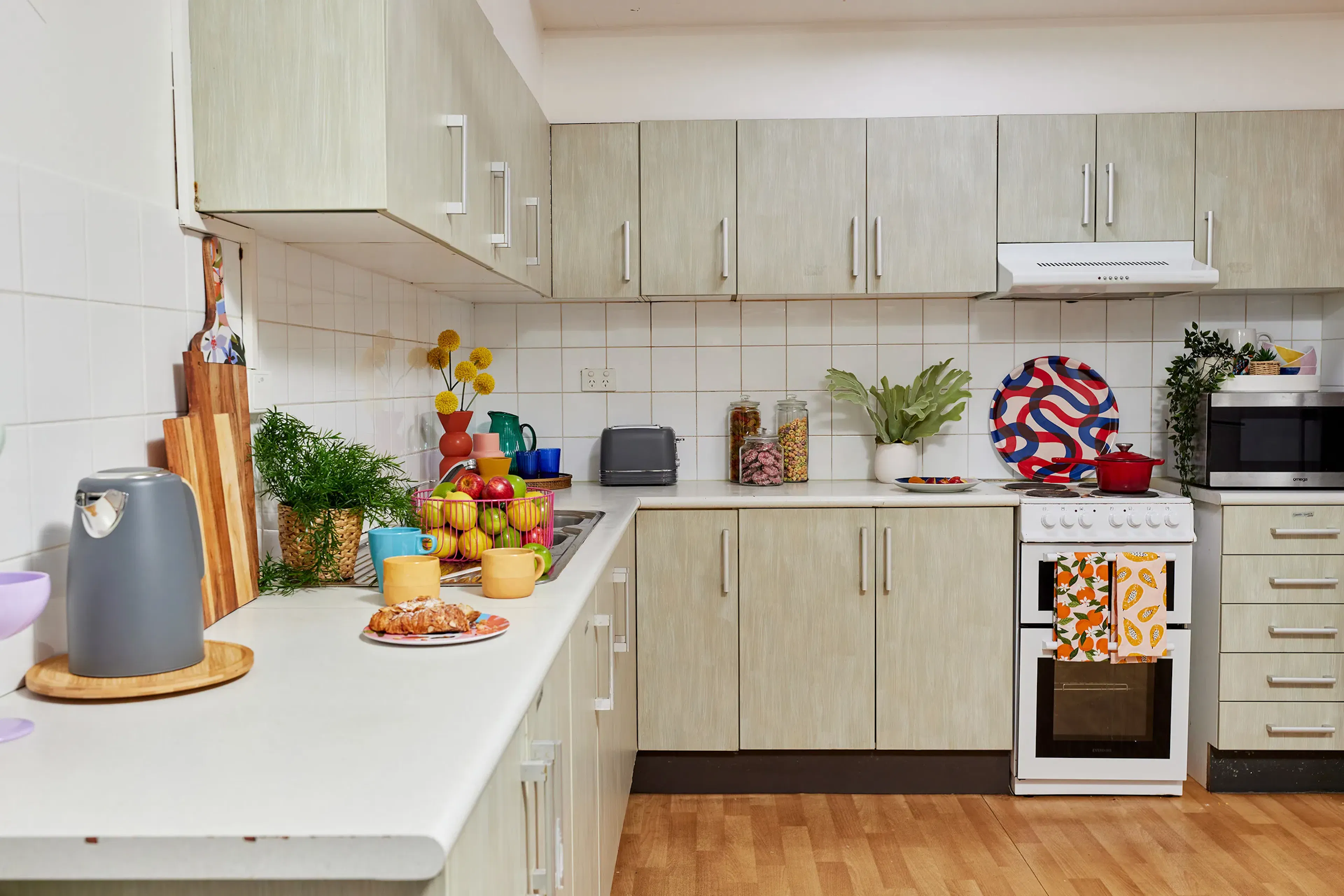 4 Bed Apartment KITCHEN 3