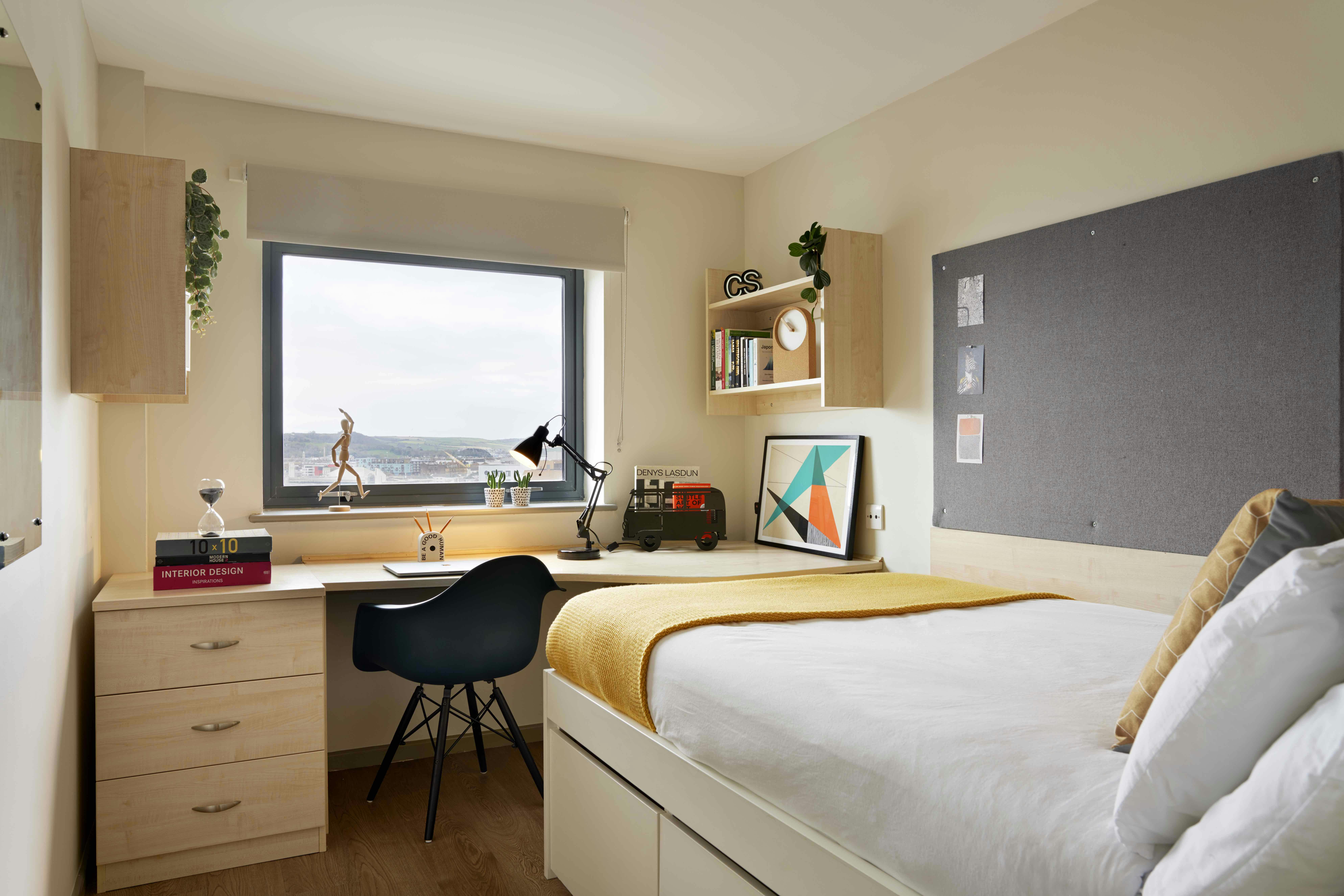 Discovery Heights-Plymouth-ROOM-1