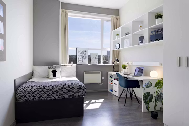 central-point-plymouth-ROOM-1