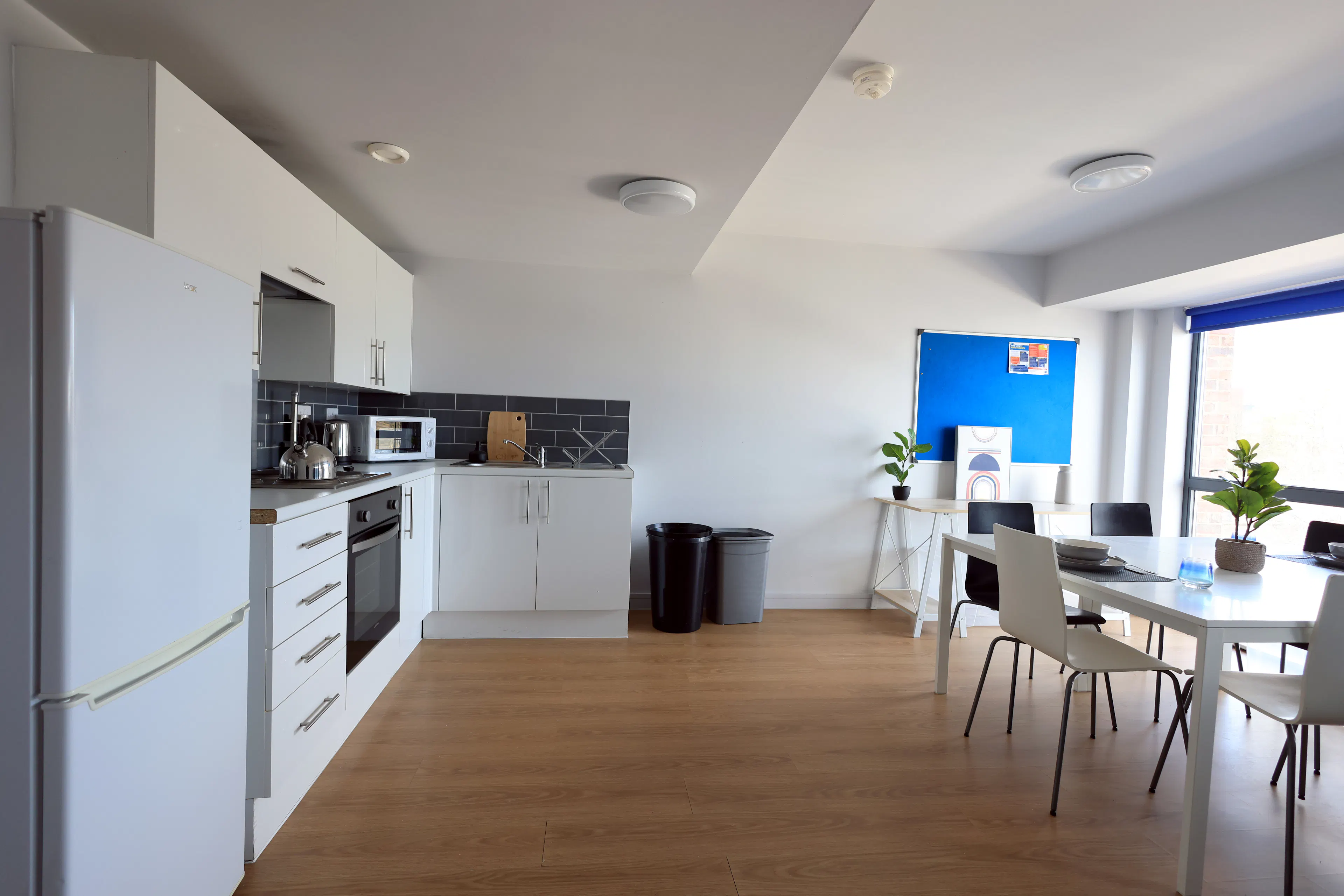 Ensuite Room KITCHEN 1