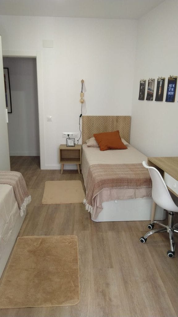 napols-206-barcelona-Shared standard double room