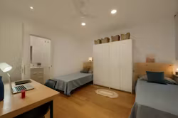 balmes-335-barcelona-Shared standard double room with ensuite bathroom