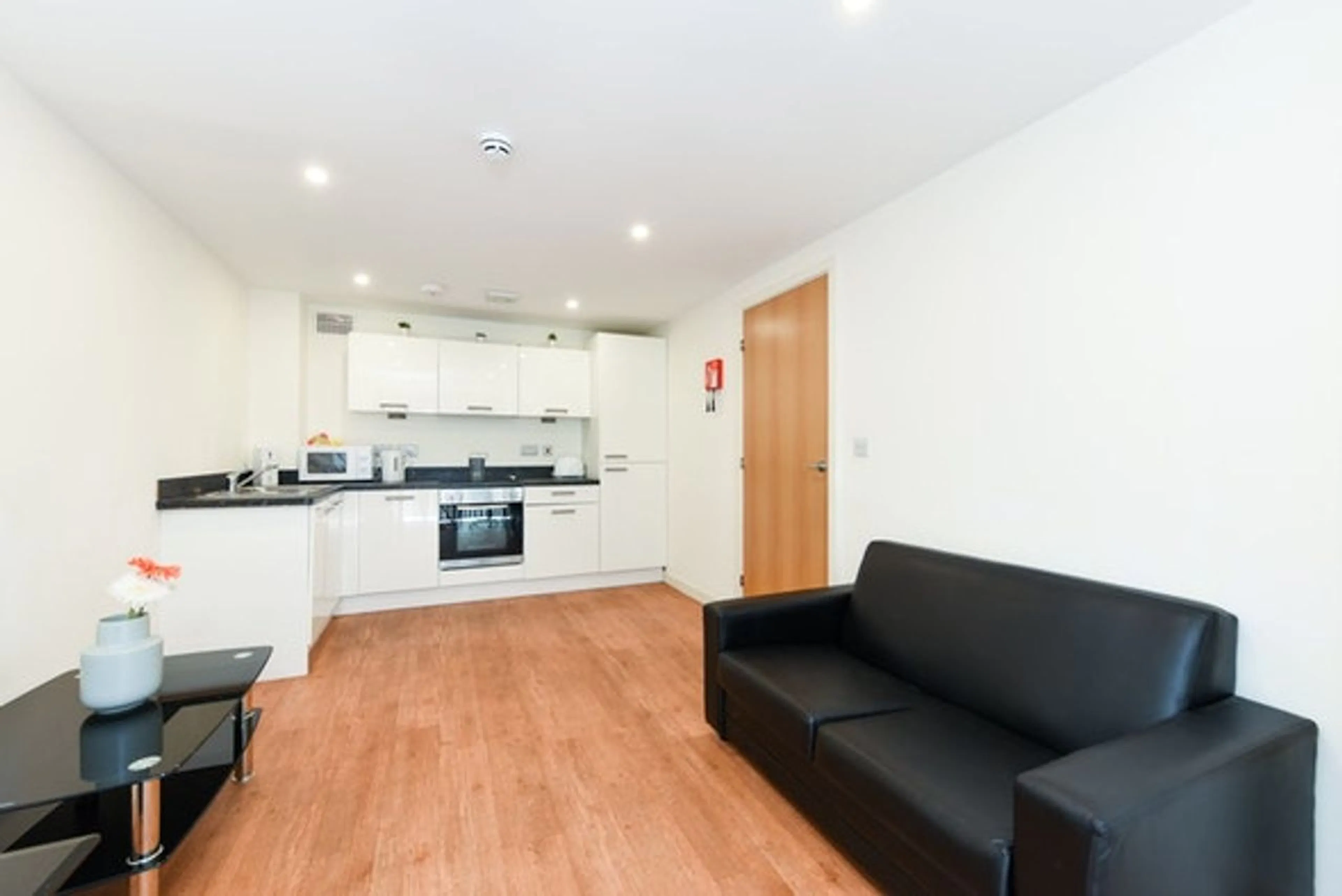 One-Bed Apartment KITCHEN 2
