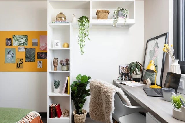 brass-founders-sheffield-Partly Accessible Ensuite Double