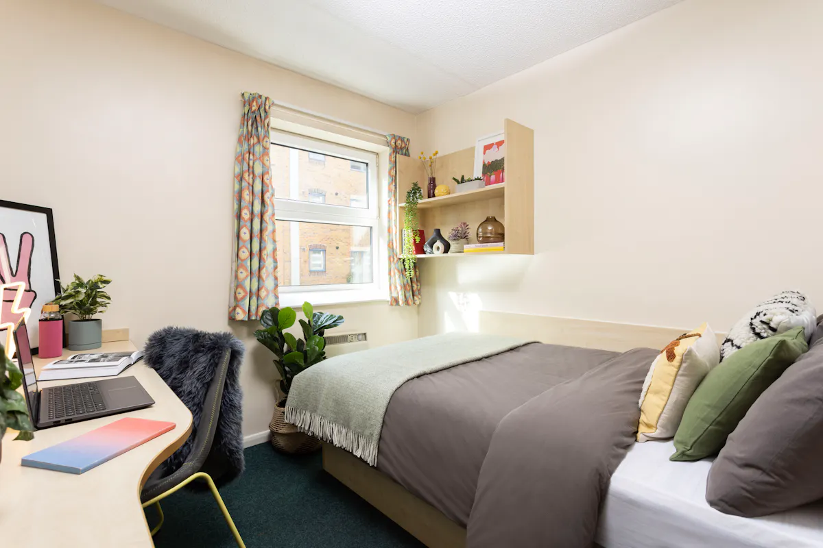 Studio Small High Double ROOM