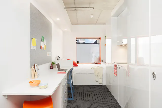 Signature Studio - City View room image 1