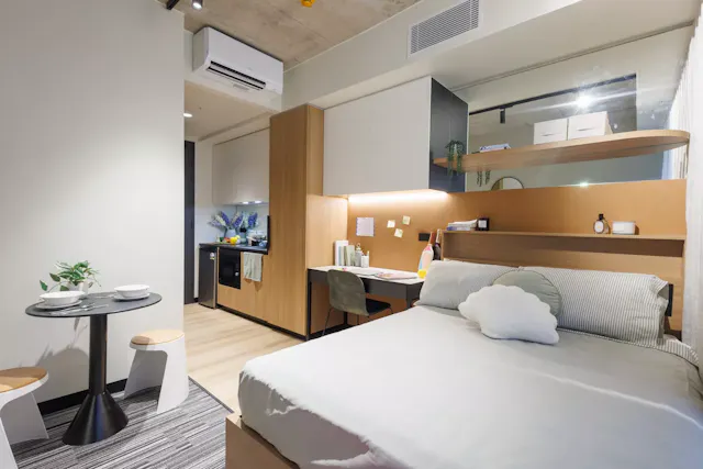 Signature Studio Flex room image 2