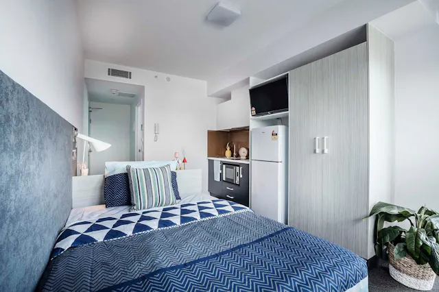 Signature Studio Plus room image 1