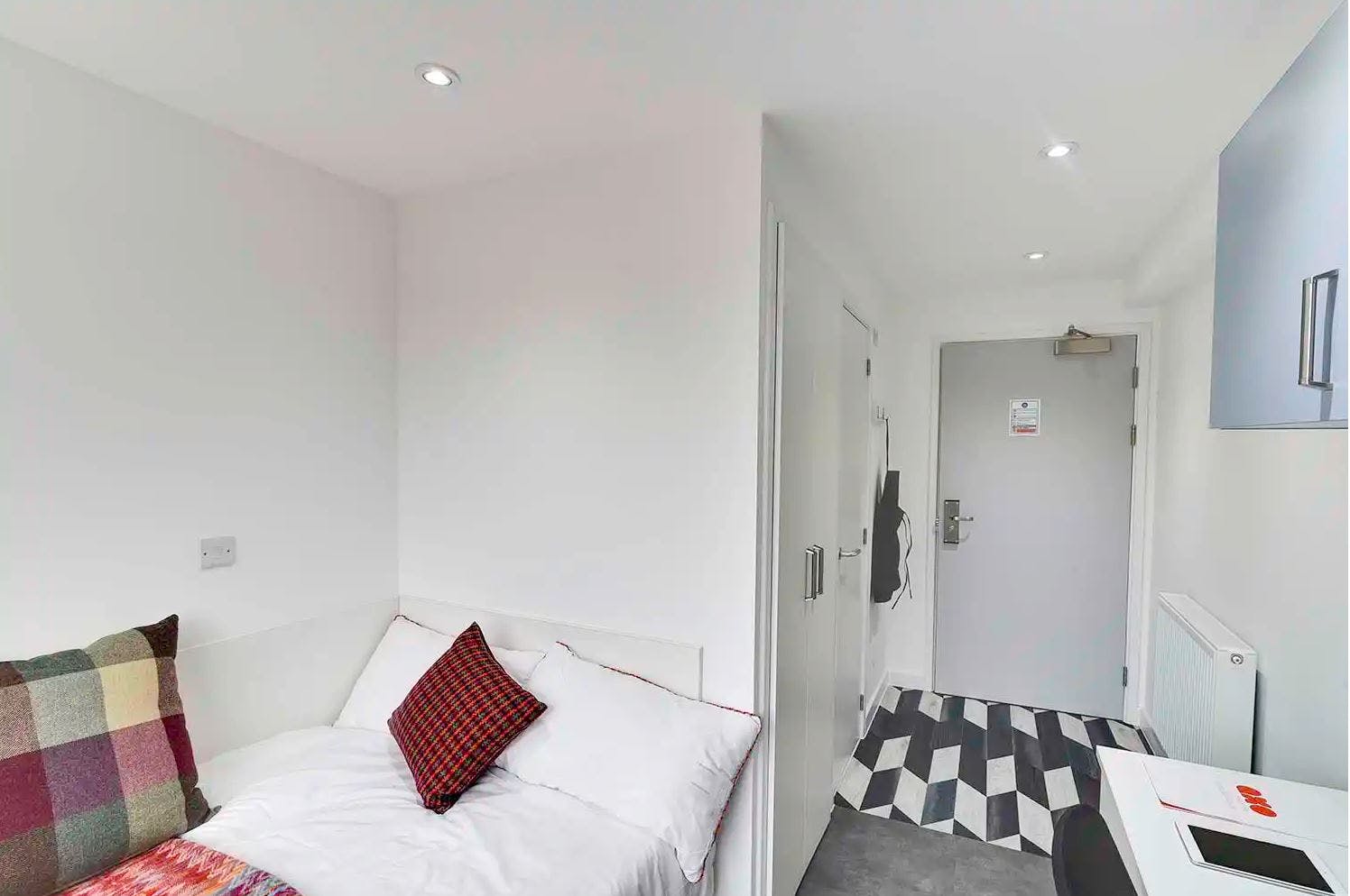 new-cross-london-Silver En-Suite