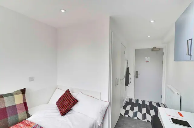 Silver En-Suite room image 1