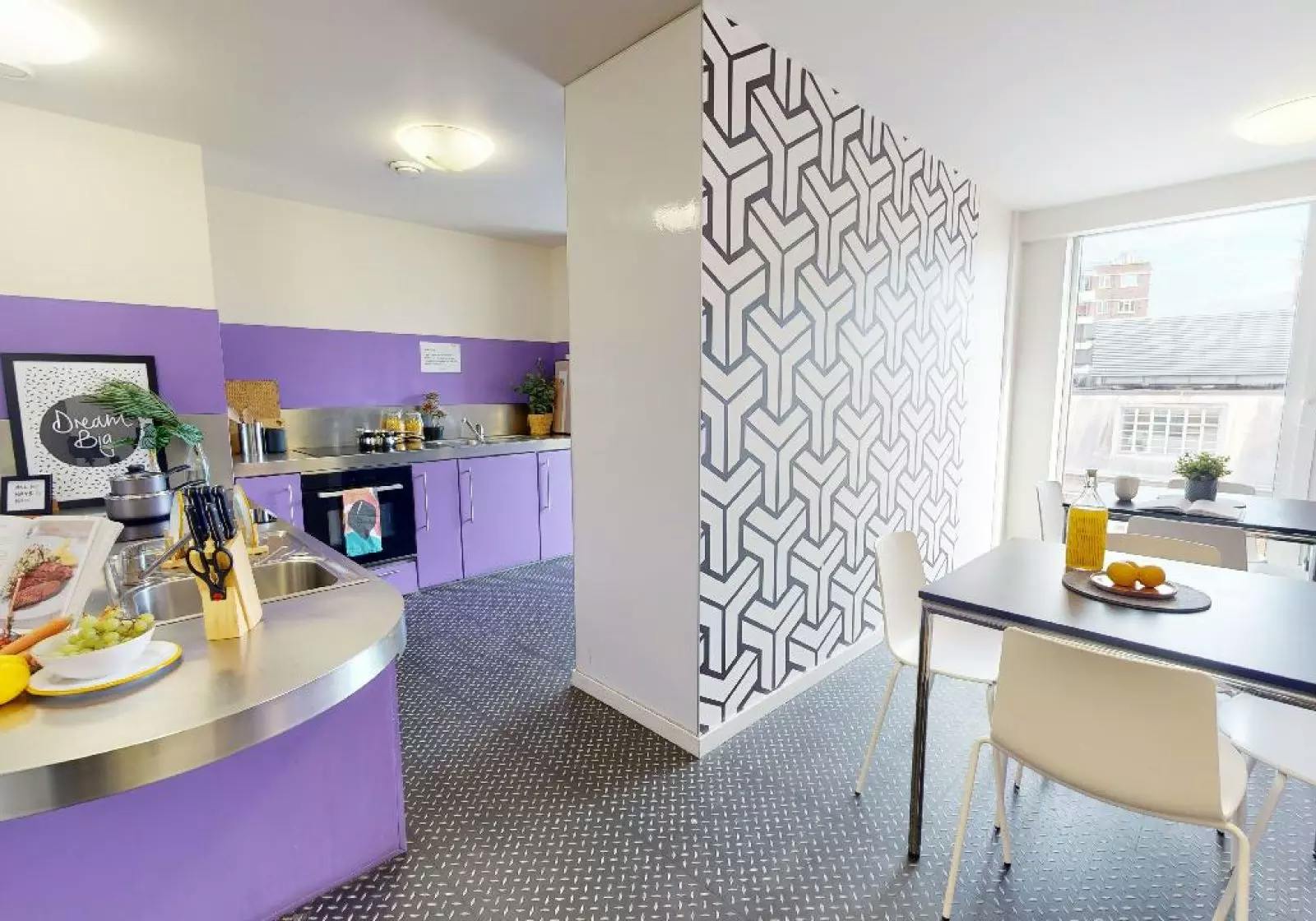 Silver En Suite