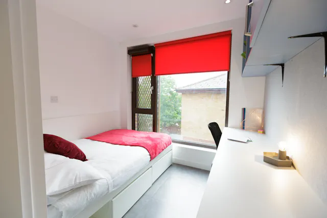 Silver En-suite (Higher Floors) room image 2