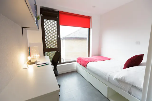 Silver En-suite (Higher Floors) room image 1