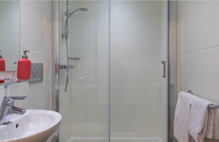 Silver En-suite