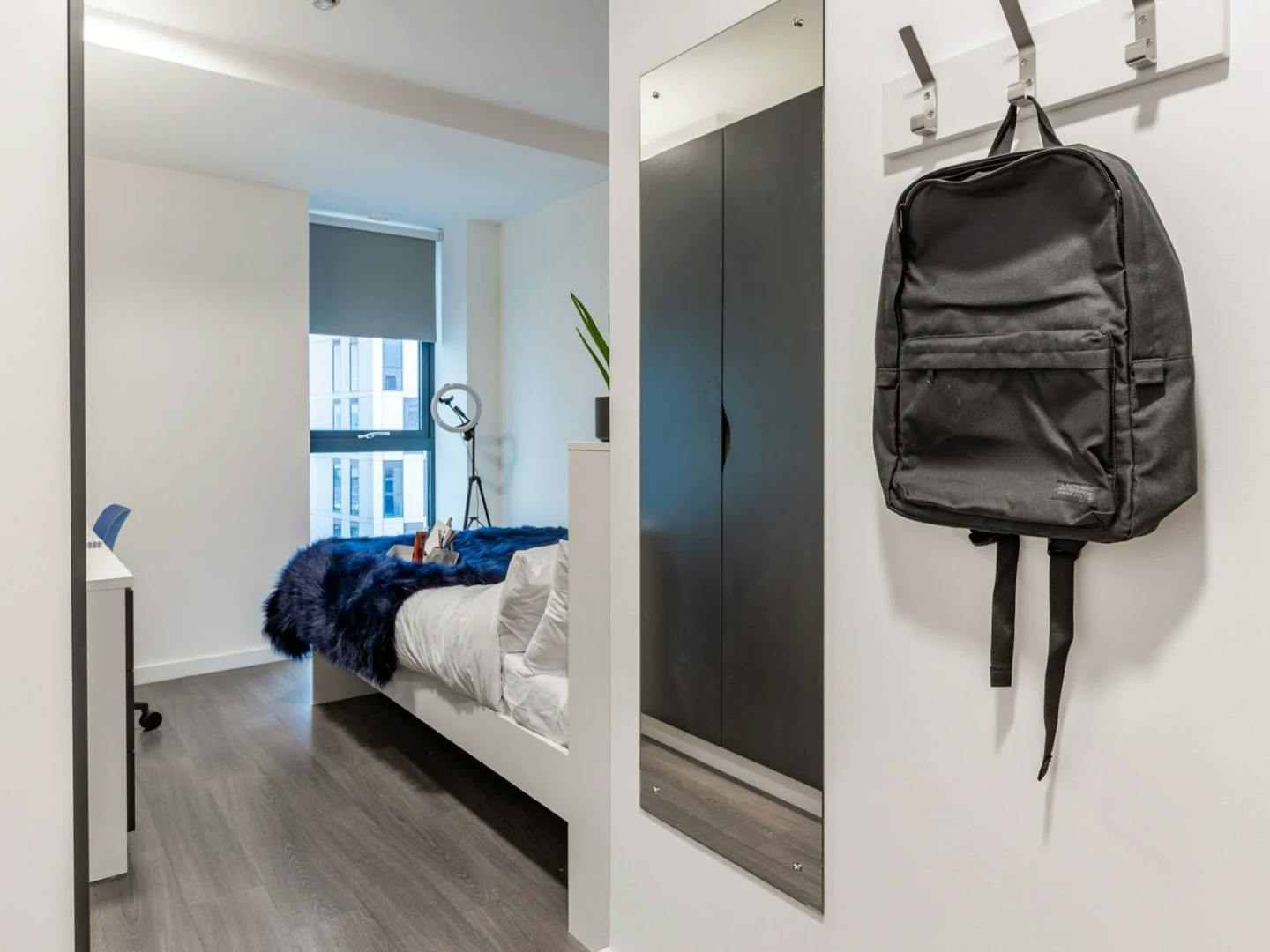 Silver En Suite