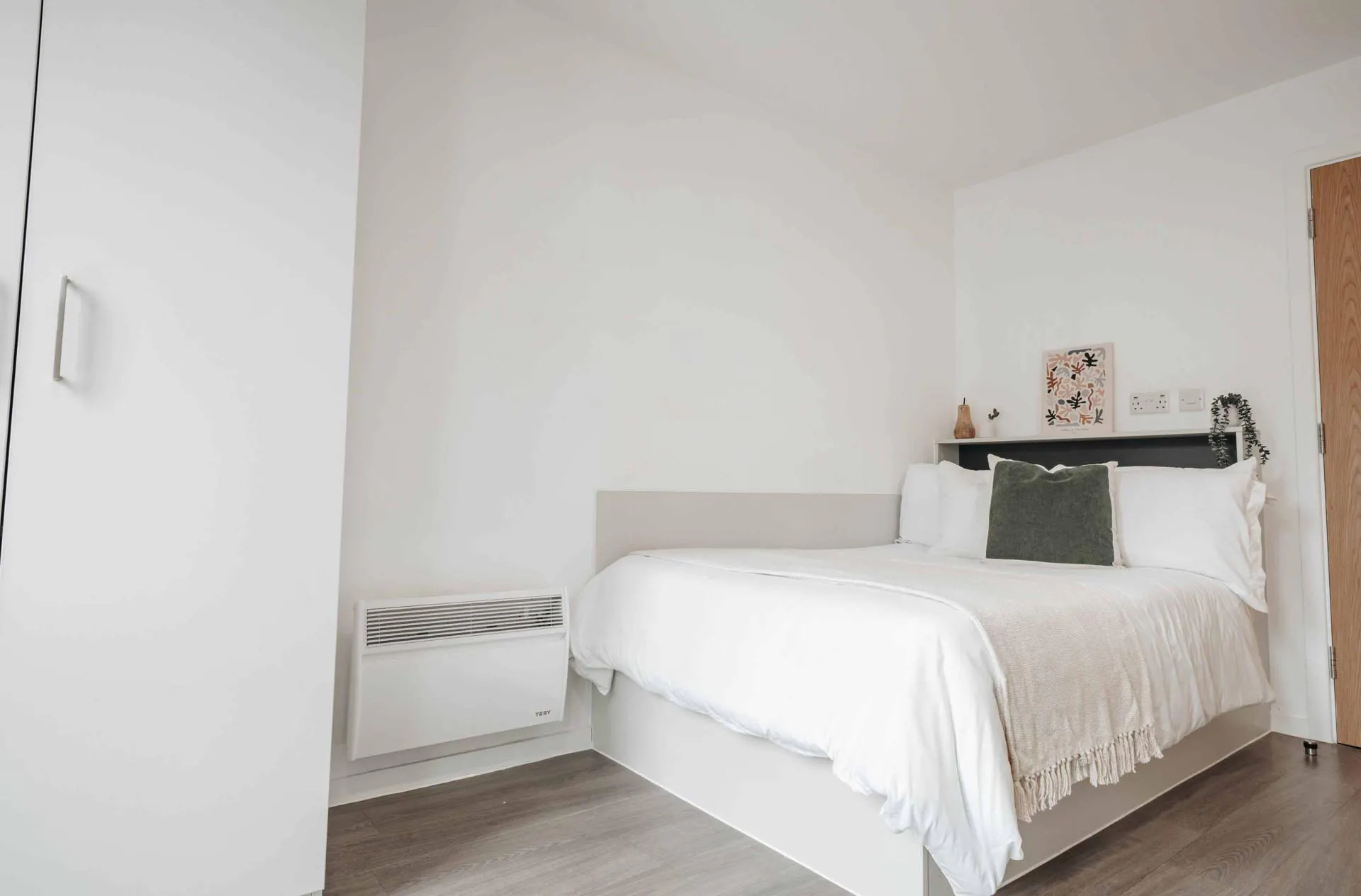 Silver Ensuite (7 Bed Flat)