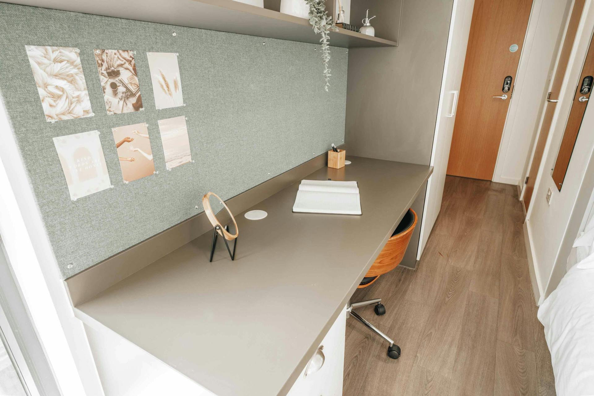 Silver Ensuite (Courtyard View)