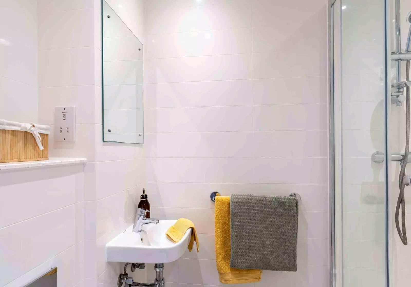 Silver En Suite Plus