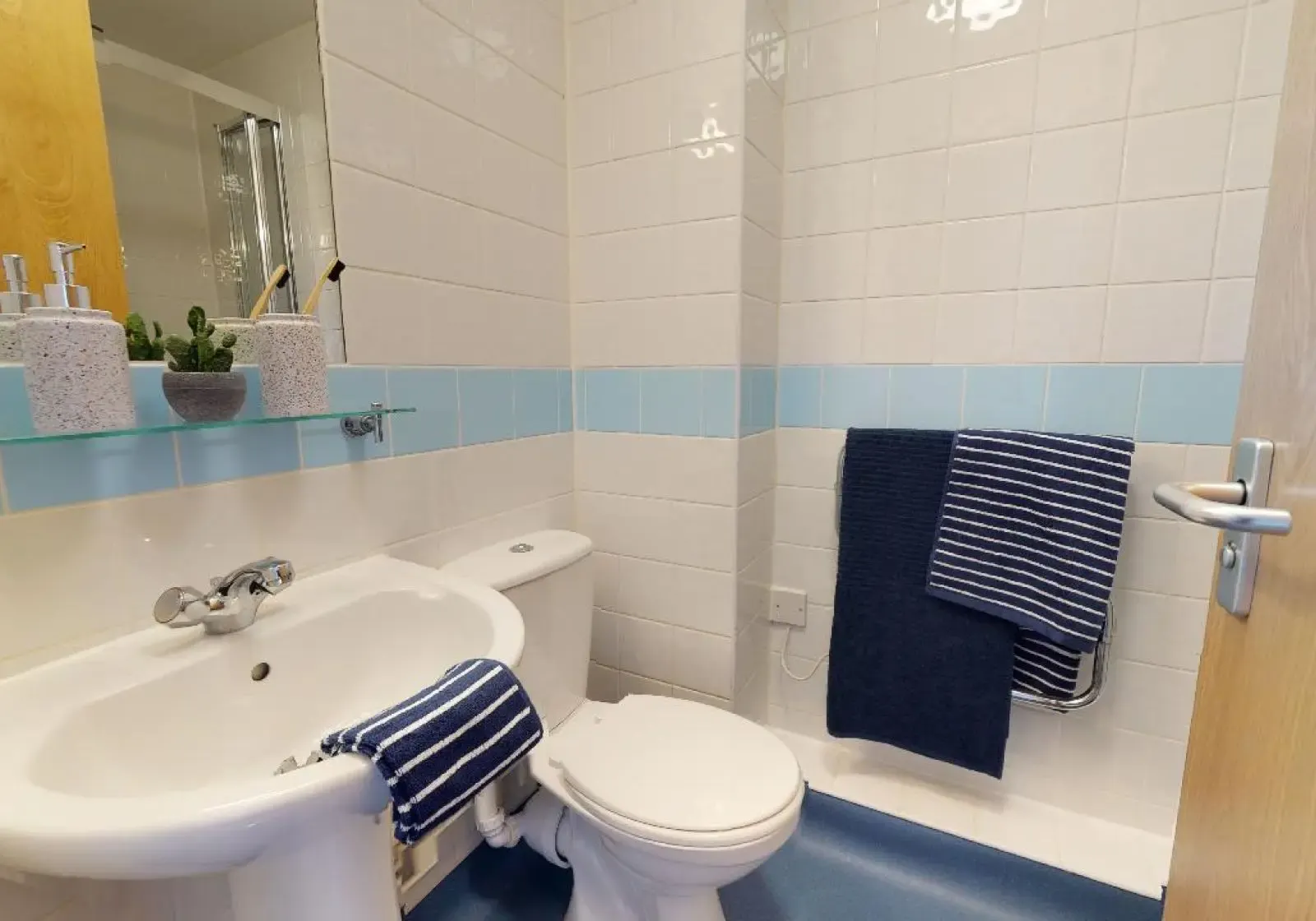 BATHROOM BATHROOM 3