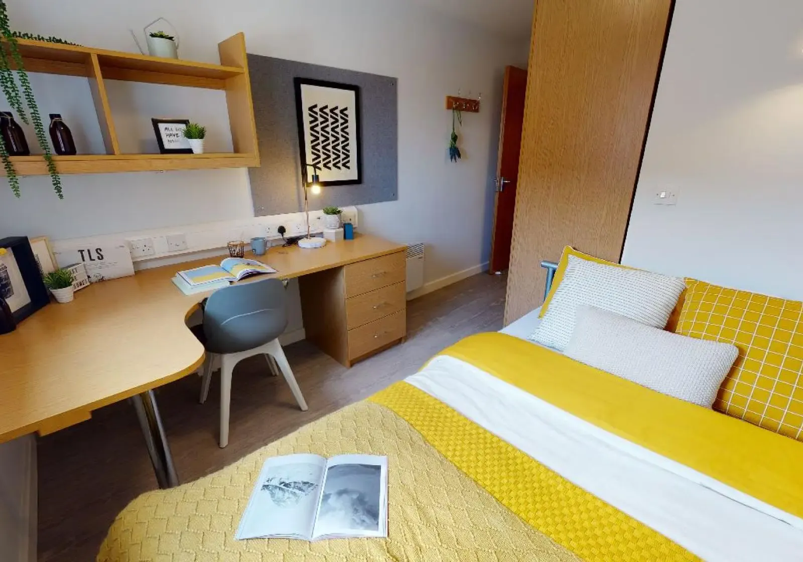 iQ Kopa, Preston-Preston-ROOM-1