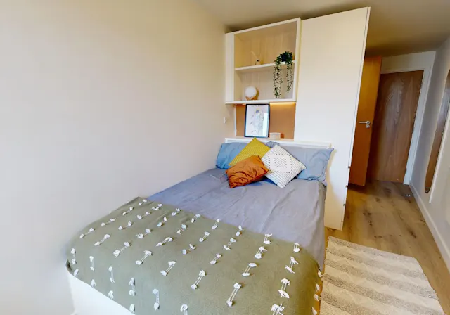 Silver Ensuite Plus room image 1