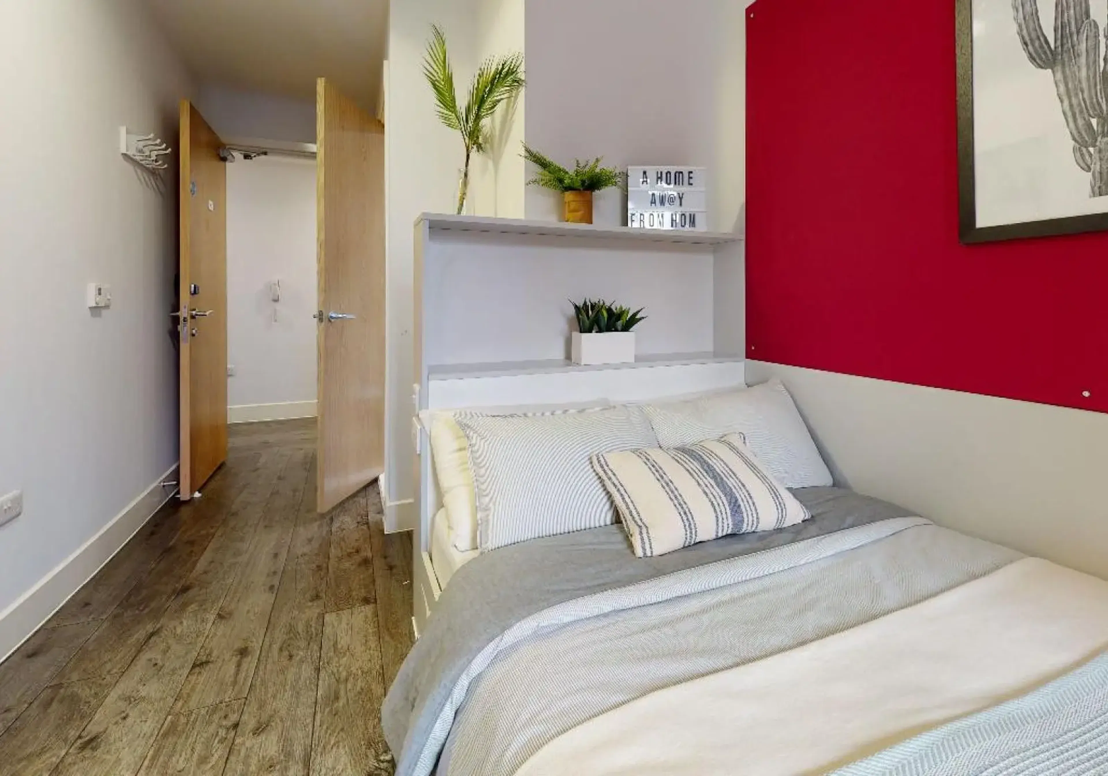 Silver En Suite Plus ROOM 3