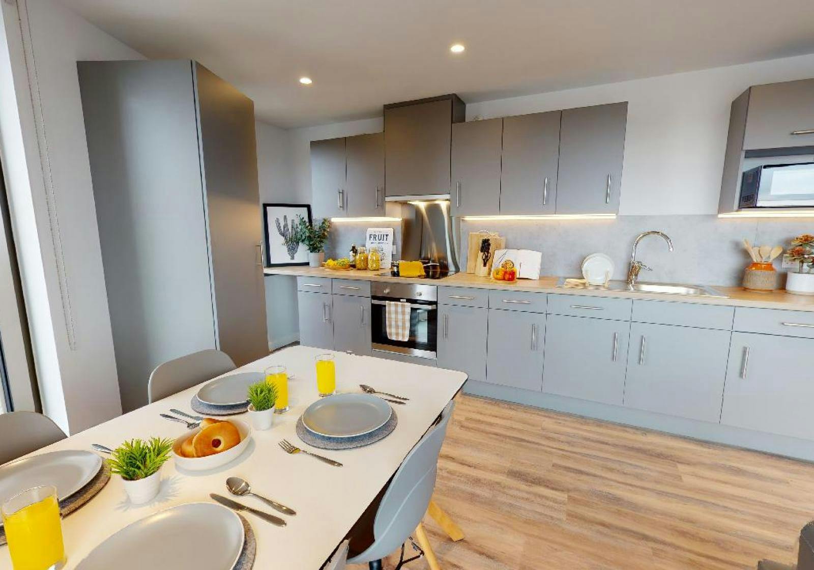 Silver En Suite Plus