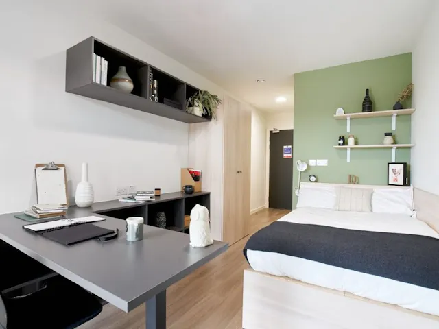 Silver En Suite River View room image 1