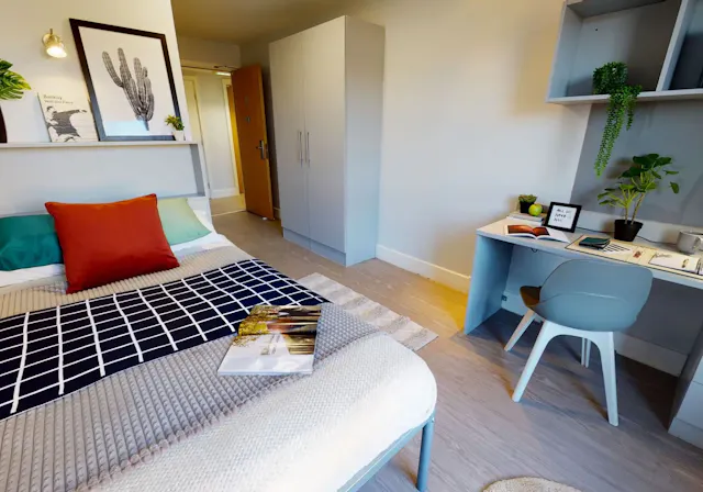 Silver En Suite room image 2