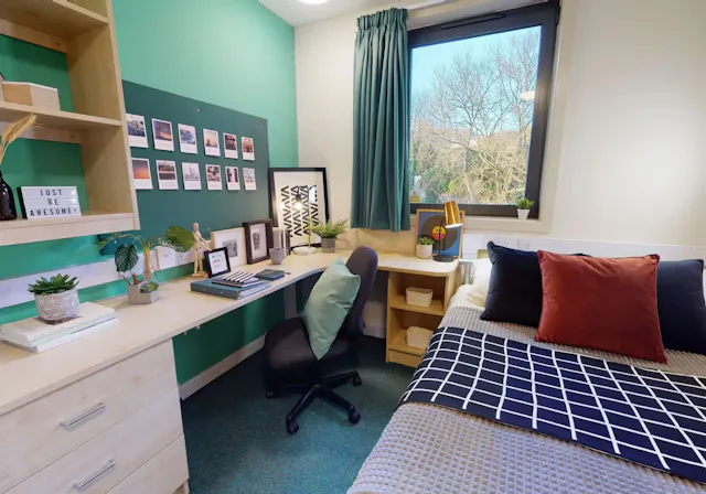 Silver En Suite room image 2