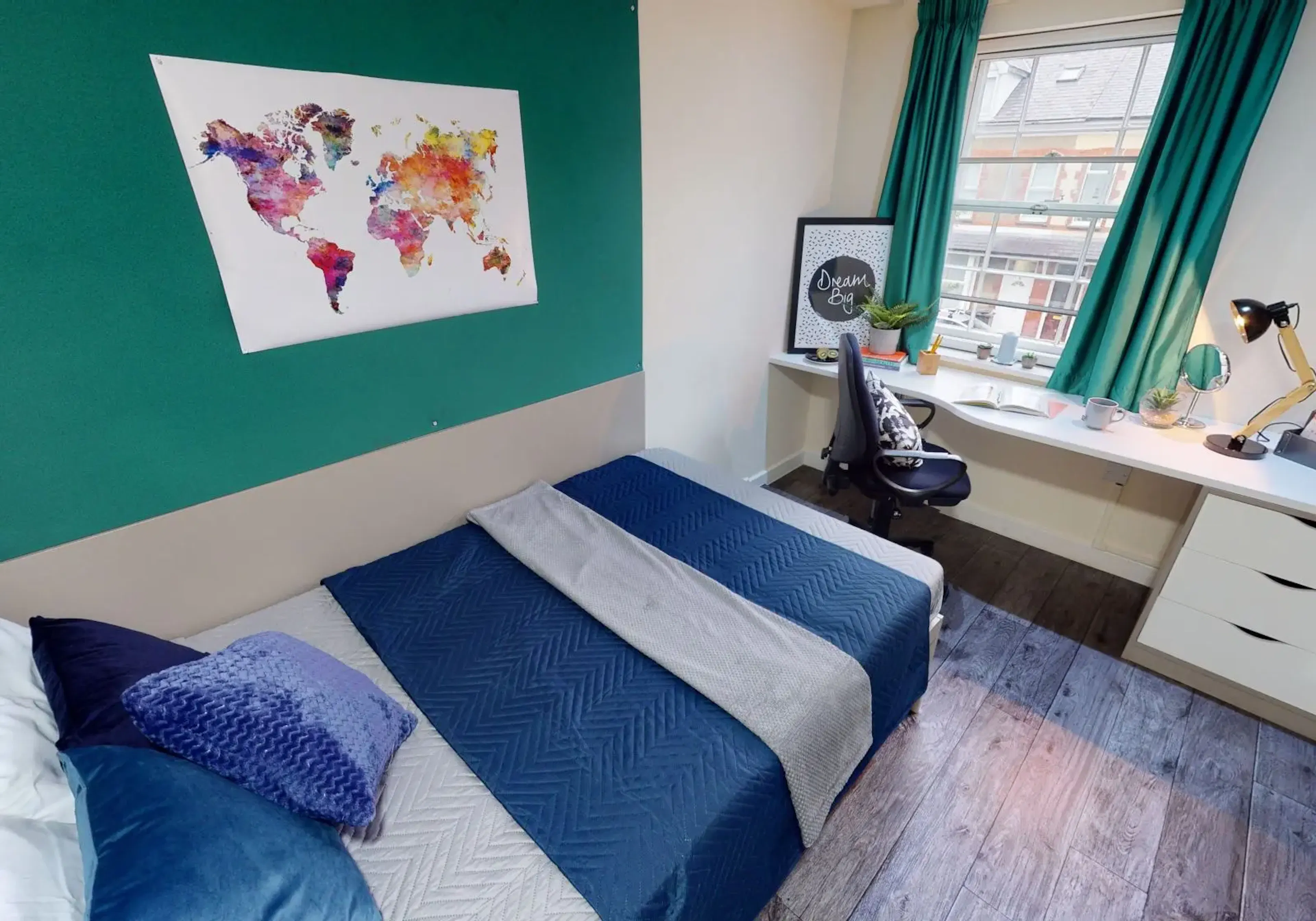 Silver En Suite ROOM 2