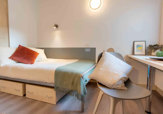 Silver En Suite room image 1