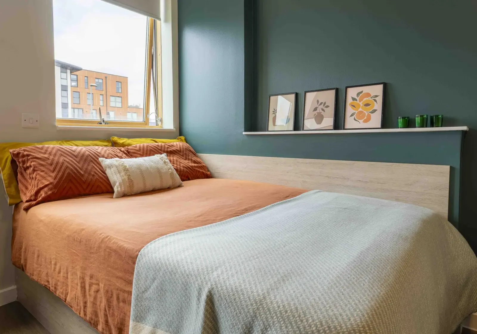 iq-kingston-kingston-Silver En Suite