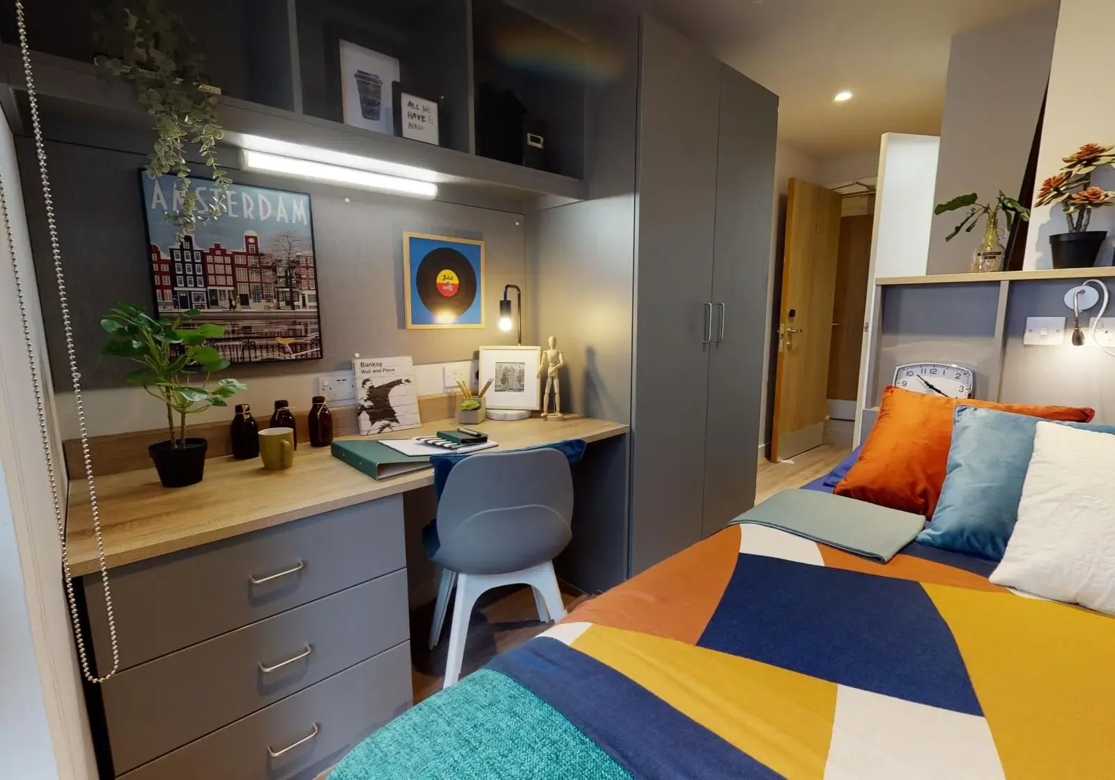 Silver En Suite