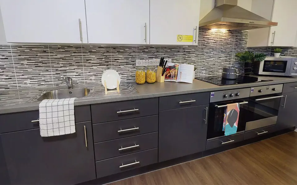 Silver En Suite KITCHEN 4