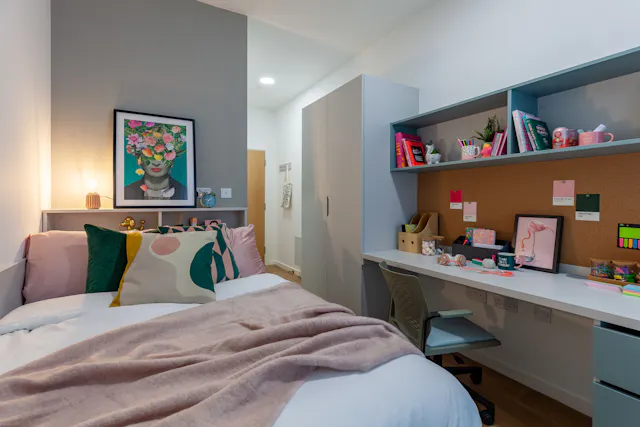 Silver En Suite room image 1
