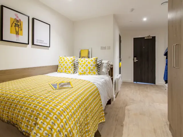 Silver En Suite room image 1