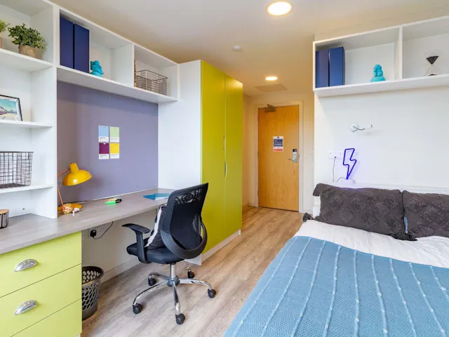 Silver En Suite room image 2