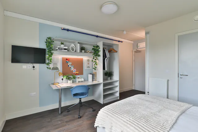 Silver En-Suite room image 3