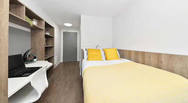 Attic En Suite room image 1