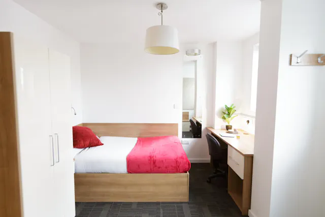 Silver En-Suite room image 2
