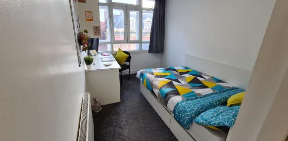 Silver Ensuite room image 1