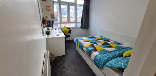 Silver Ensuite room image 1