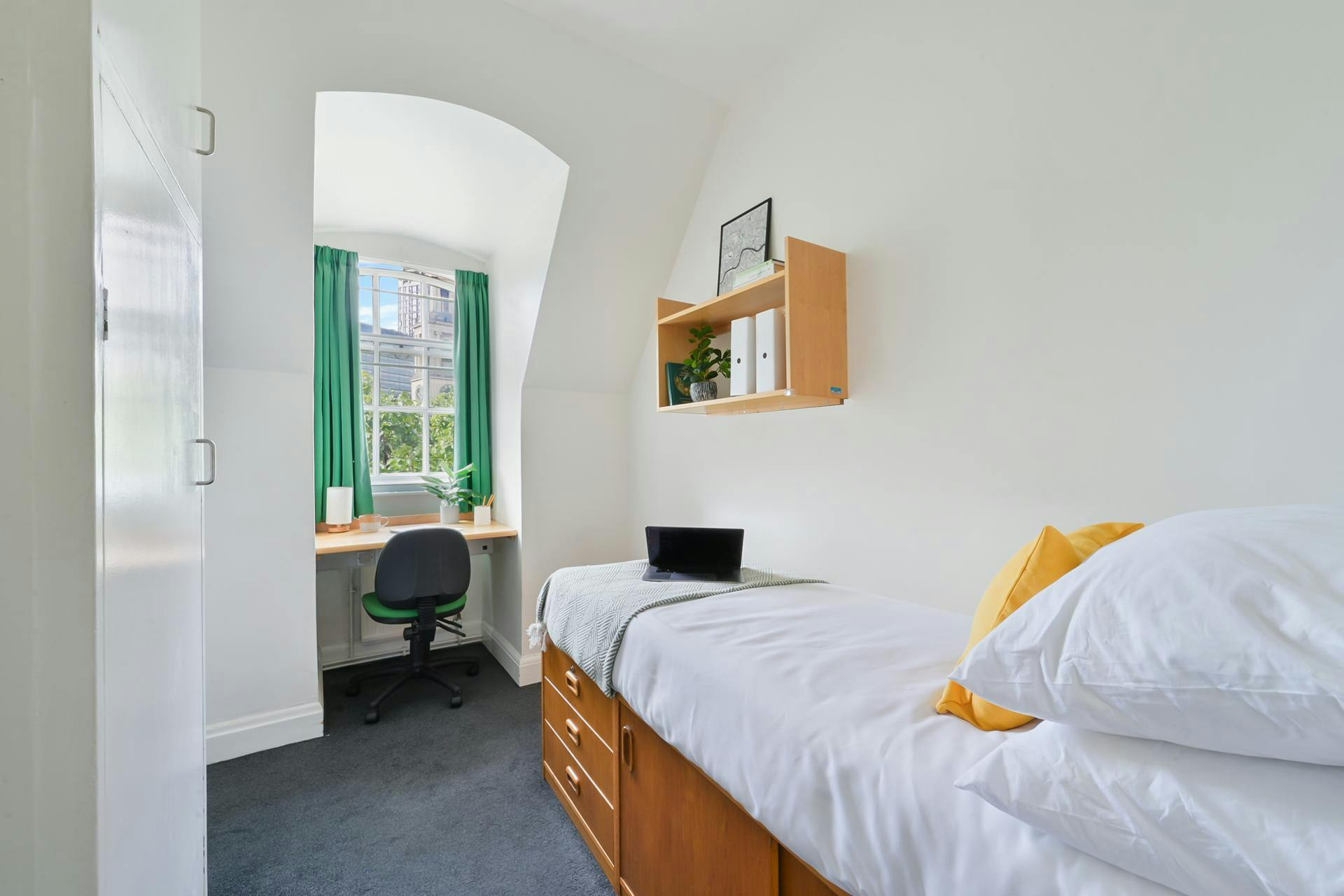 axo-waterloo-london-Silver Ensuite (Low Fl)