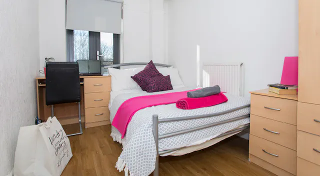 Silver Non En-suite Plus Room room image 2